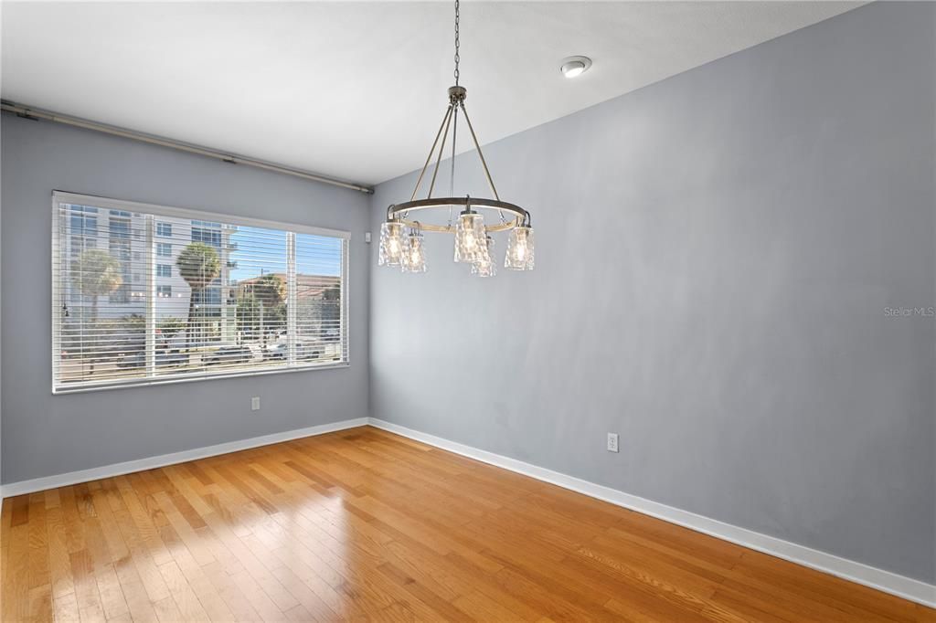 For Sale: $689,000 (2 beds, 2 baths, 1390 Square Feet)