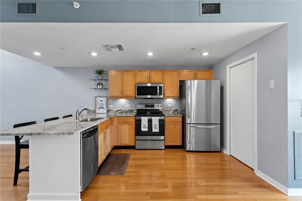 For Sale: $689,000 (2 beds, 2 baths, 1390 Square Feet)