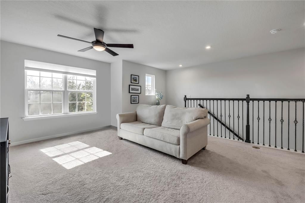 На продажу: $410,000 (3 спален, 2 ванн, 1936 Квадратных фут)