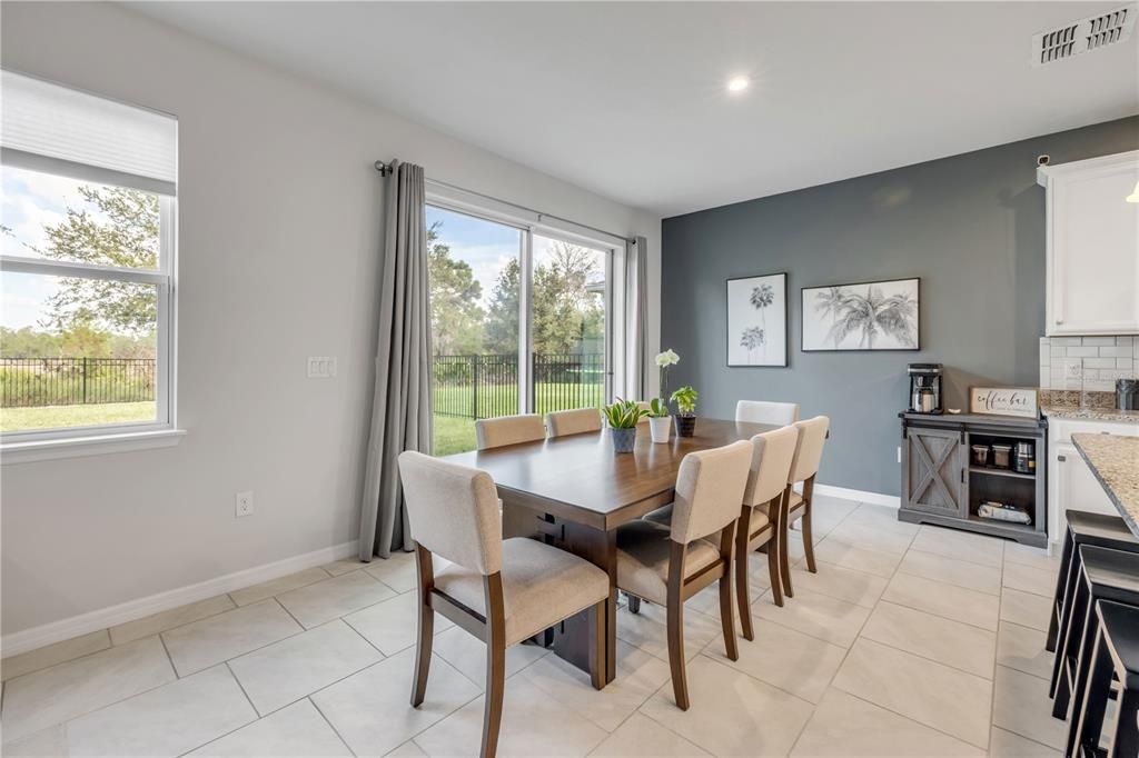 На продажу: $410,000 (3 спален, 2 ванн, 1936 Квадратных фут)