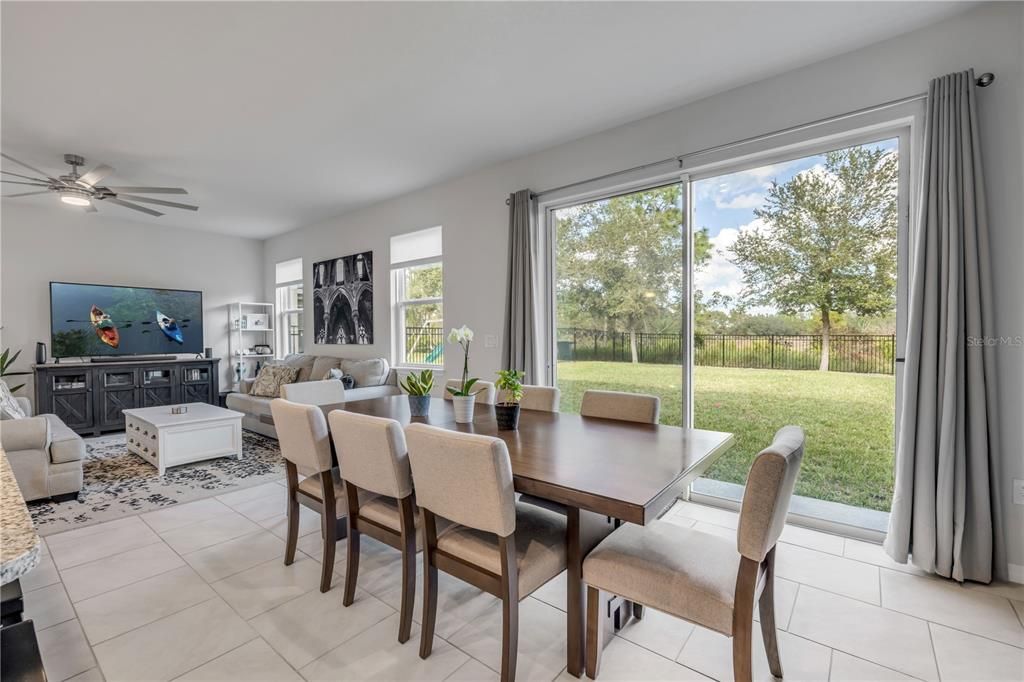 На продажу: $410,000 (3 спален, 2 ванн, 1936 Квадратных фут)