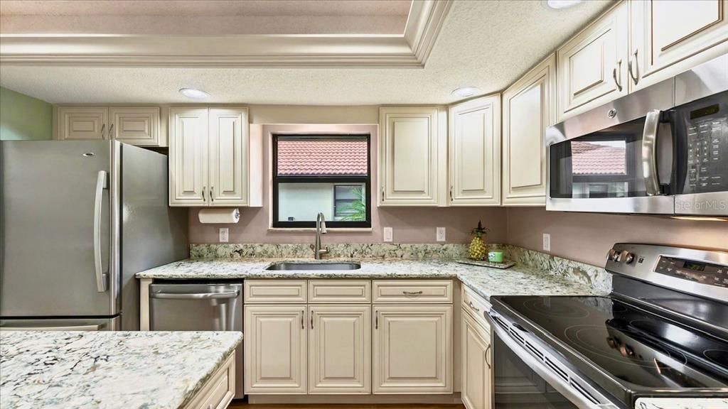 For Sale: $399,987 (2 beds, 2 baths, 1412 Square Feet)