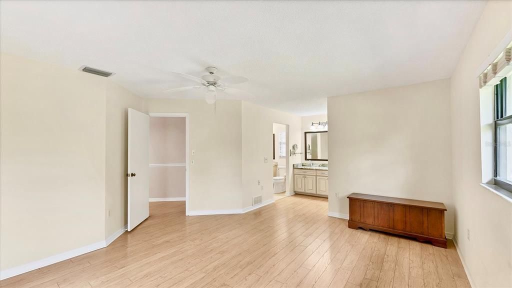 For Sale: $399,987 (2 beds, 2 baths, 1412 Square Feet)