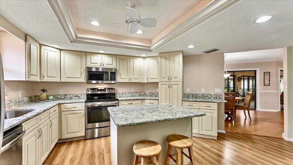 For Sale: $399,987 (2 beds, 2 baths, 1412 Square Feet)