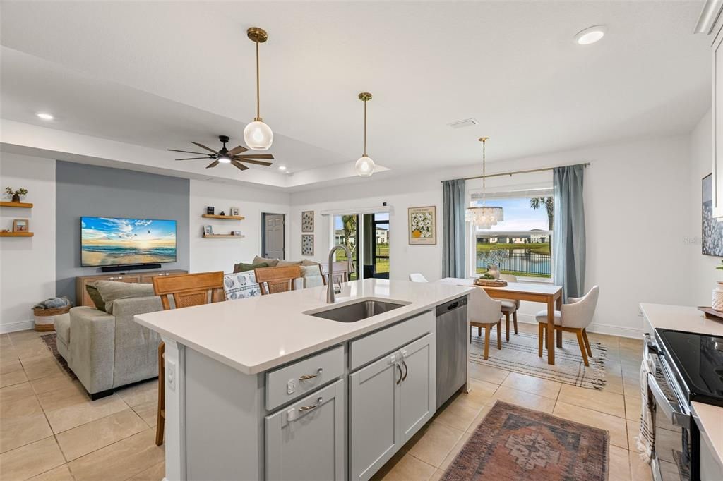 На продажу: $350,000 (3 спален, 2 ванн, 1519 Квадратных фут)