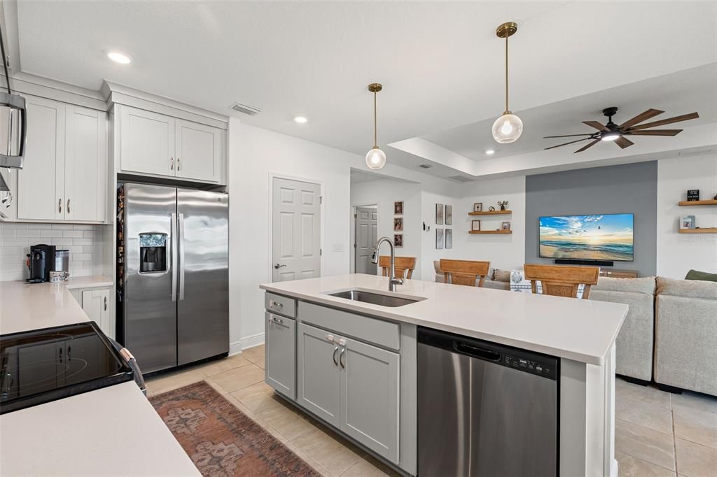 На продажу: $350,000 (3 спален, 2 ванн, 1519 Квадратных фут)