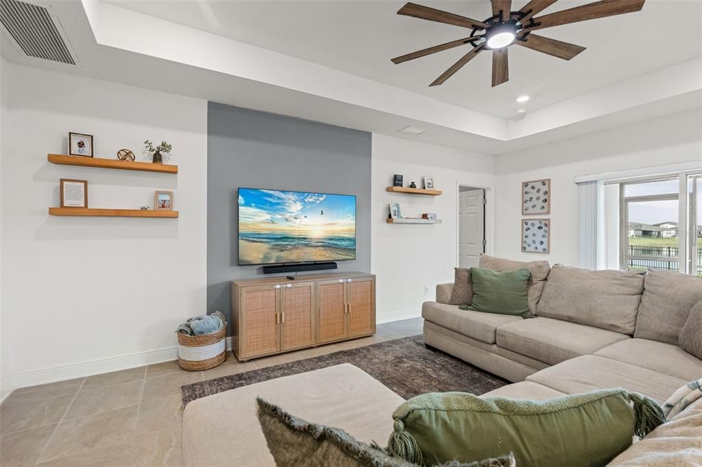 На продажу: $350,000 (3 спален, 2 ванн, 1519 Квадратных фут)