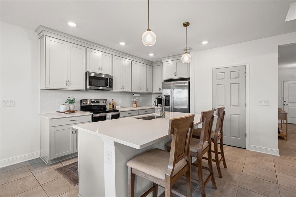 На продажу: $350,000 (3 спален, 2 ванн, 1519 Квадратных фут)