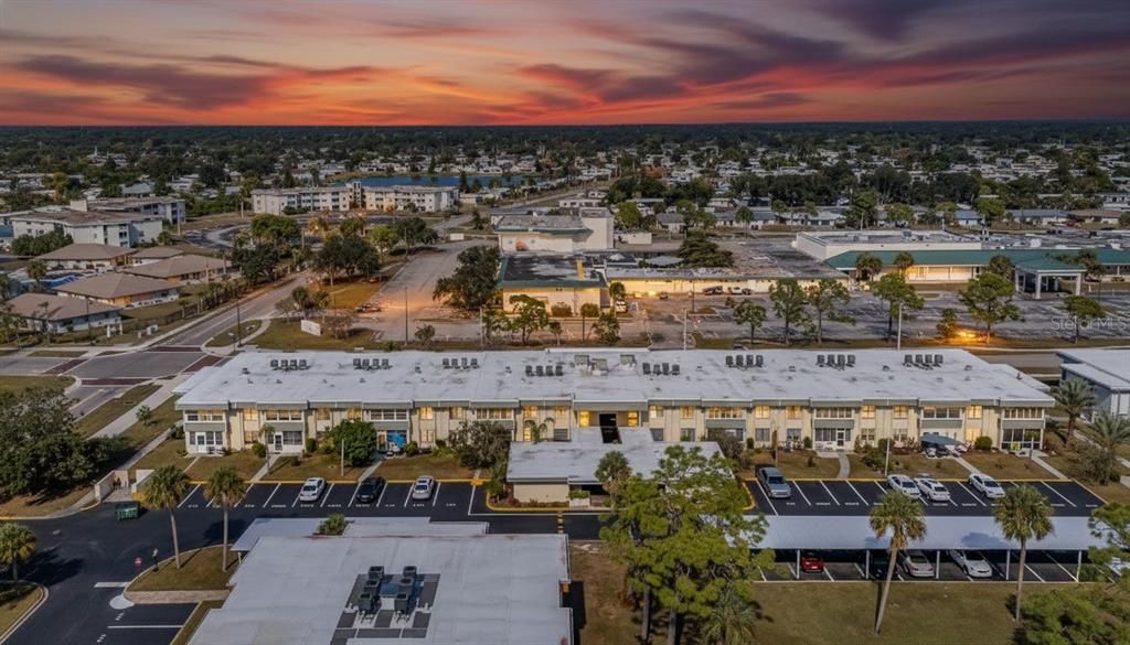 For Sale: $115,900 (2 beds, 2 baths, 919 Square Feet)