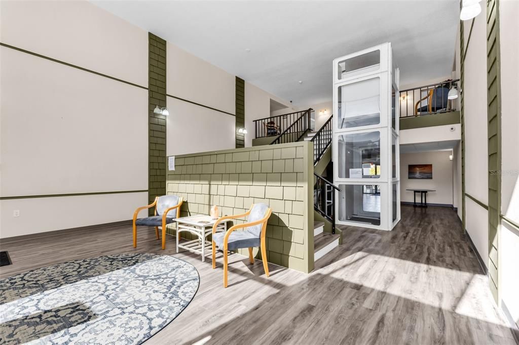 For Sale: $115,900 (2 beds, 2 baths, 919 Square Feet)