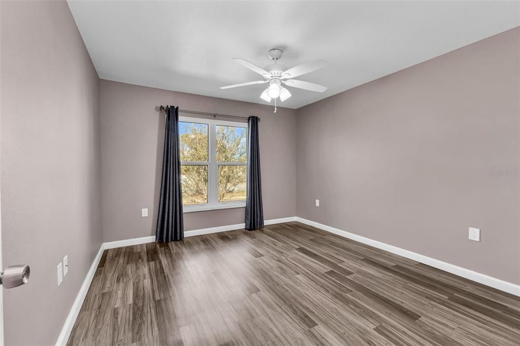 For Sale: $115,900 (2 beds, 2 baths, 919 Square Feet)