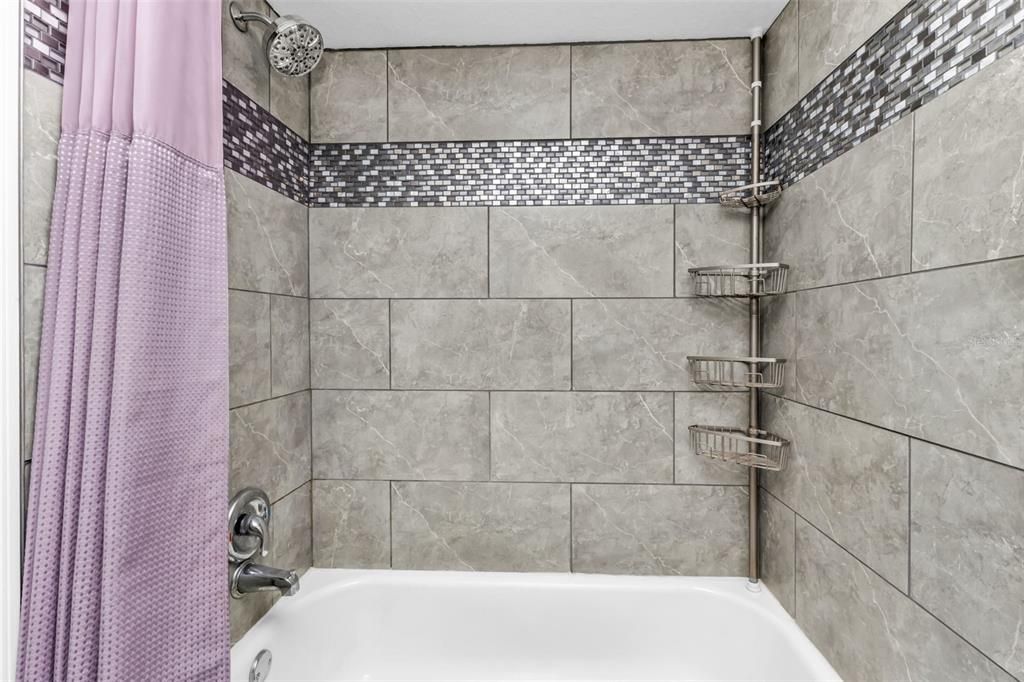 For Sale: $115,900 (2 beds, 2 baths, 919 Square Feet)