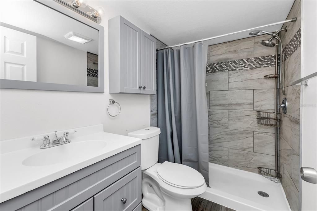 For Sale: $115,900 (2 beds, 2 baths, 919 Square Feet)