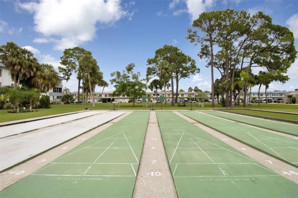 For Sale: $115,900 (2 beds, 2 baths, 919 Square Feet)