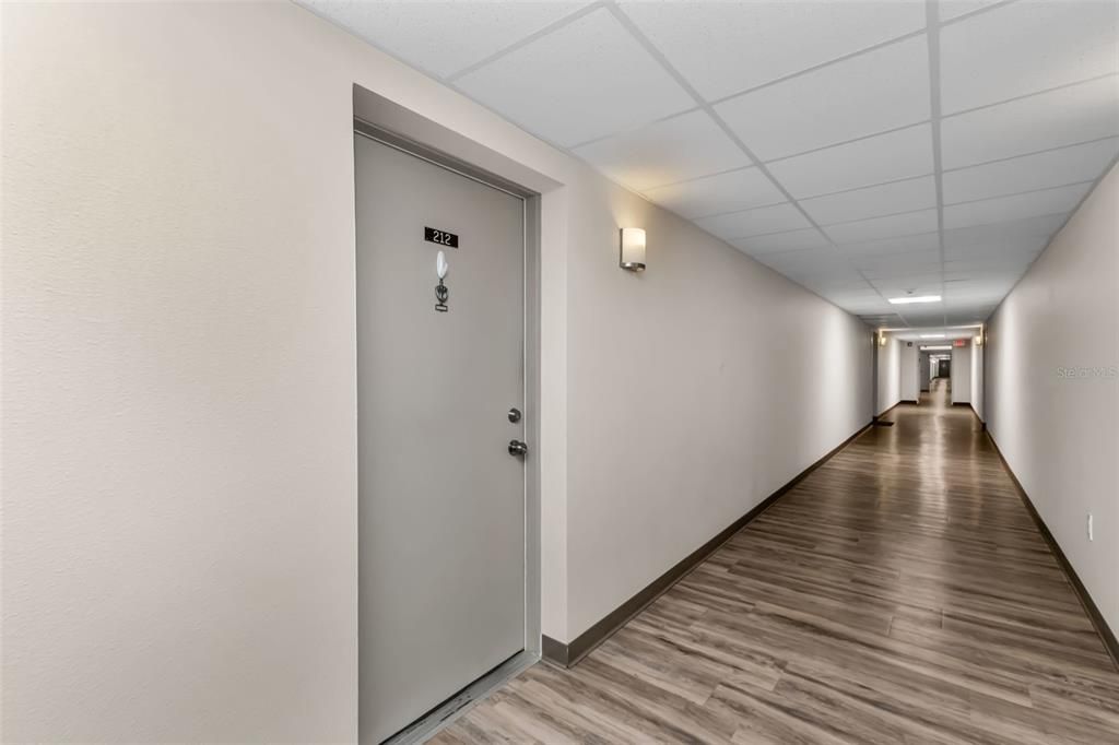 For Sale: $115,900 (2 beds, 2 baths, 919 Square Feet)