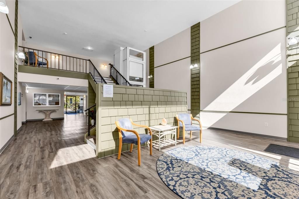 For Sale: $115,900 (2 beds, 2 baths, 919 Square Feet)