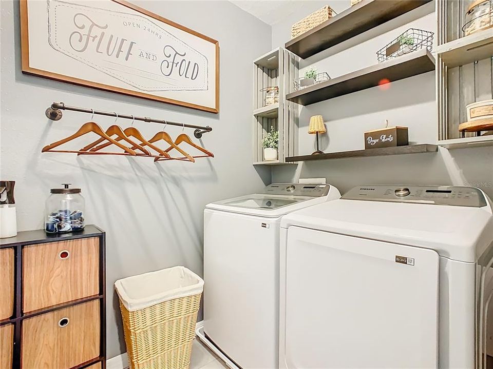 На продажу: $450,000 (5 спален, 3 ванн, 2704 Квадратных фут)