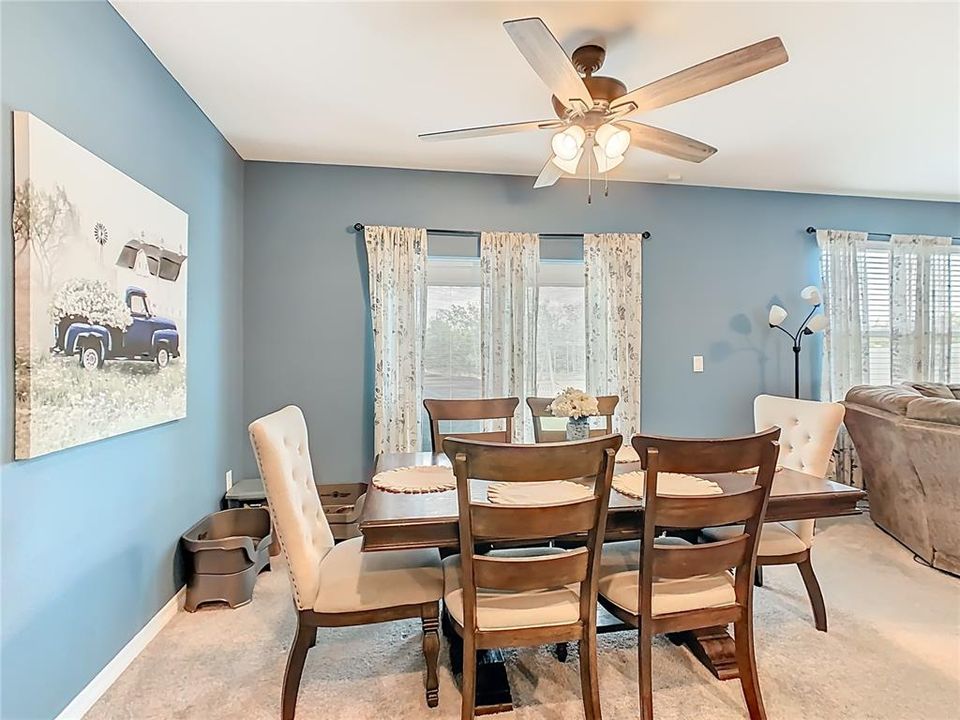 На продажу: $450,000 (5 спален, 3 ванн, 2704 Квадратных фут)