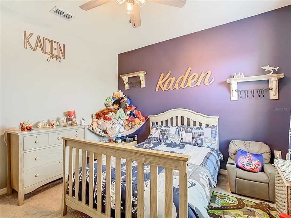 На продажу: $450,000 (5 спален, 3 ванн, 2704 Квадратных фут)