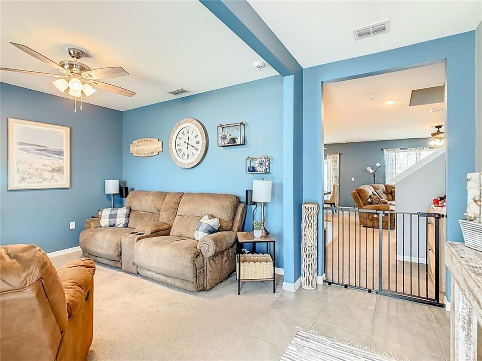 На продажу: $450,000 (5 спален, 3 ванн, 2704 Квадратных фут)