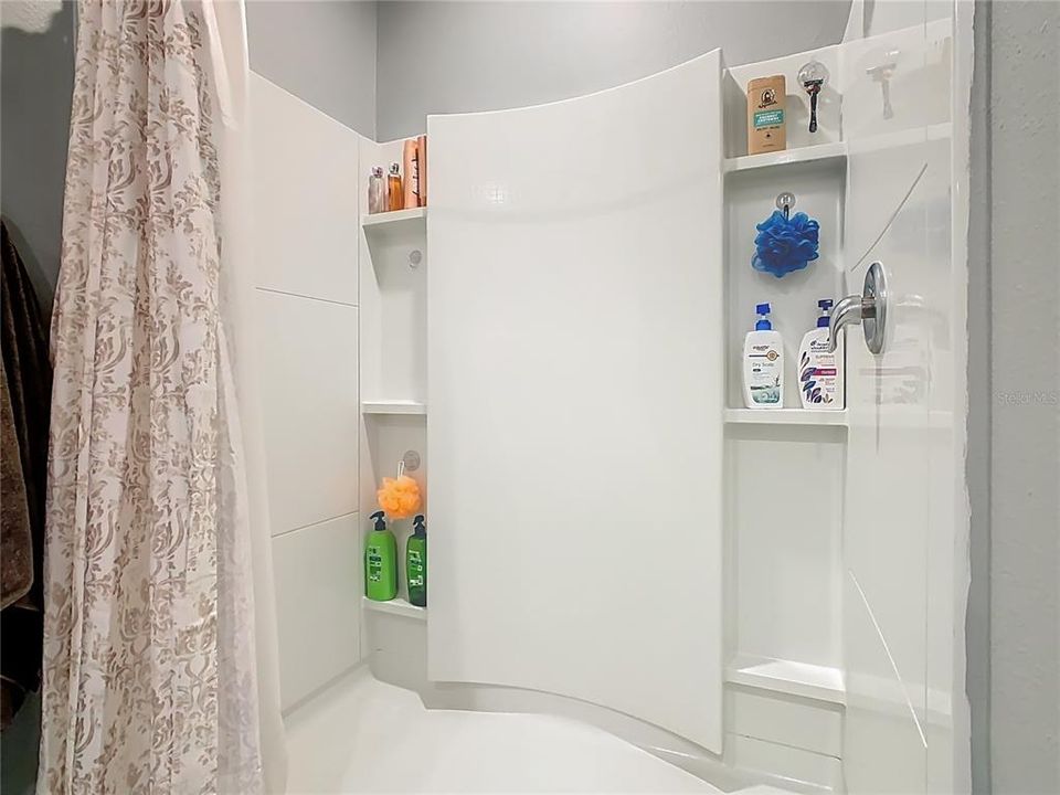 На продажу: $450,000 (5 спален, 3 ванн, 2704 Квадратных фут)