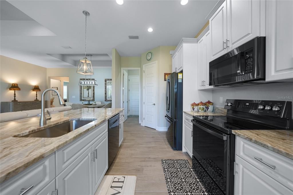 待售: $379,000 (3 贝兹, 2 浴室, 1615 平方英尺)