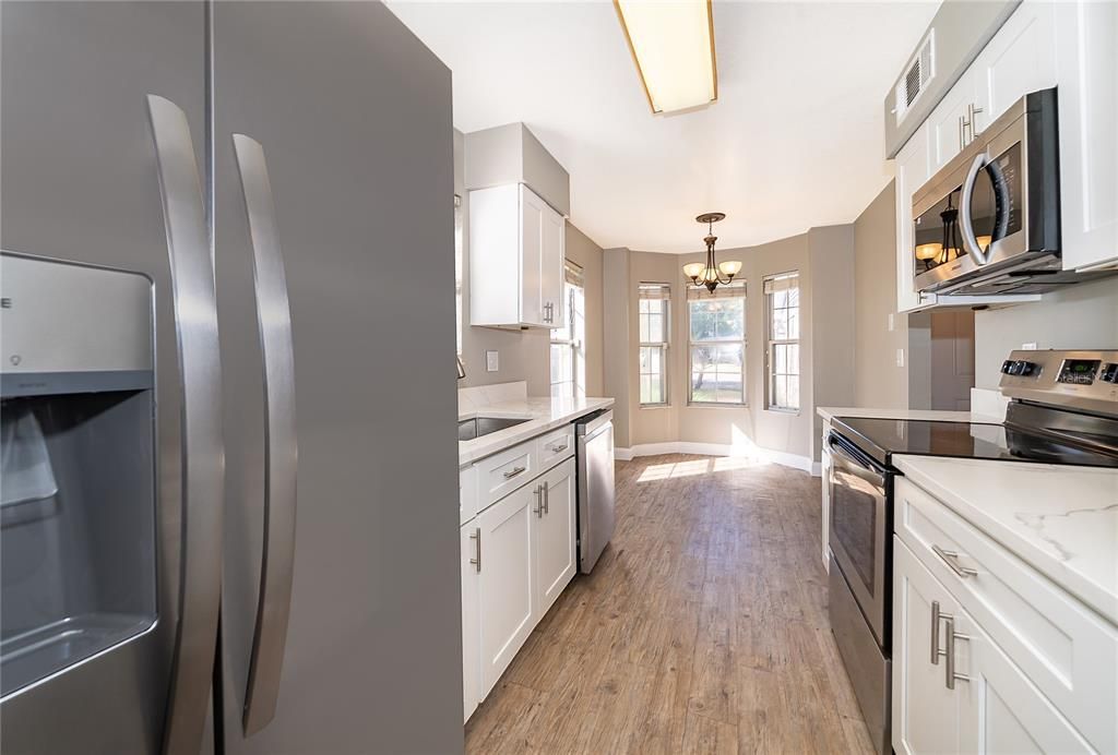 Под контрактом: $185,000 (1 спален, 1 ванн, 900 Квадратных фут)