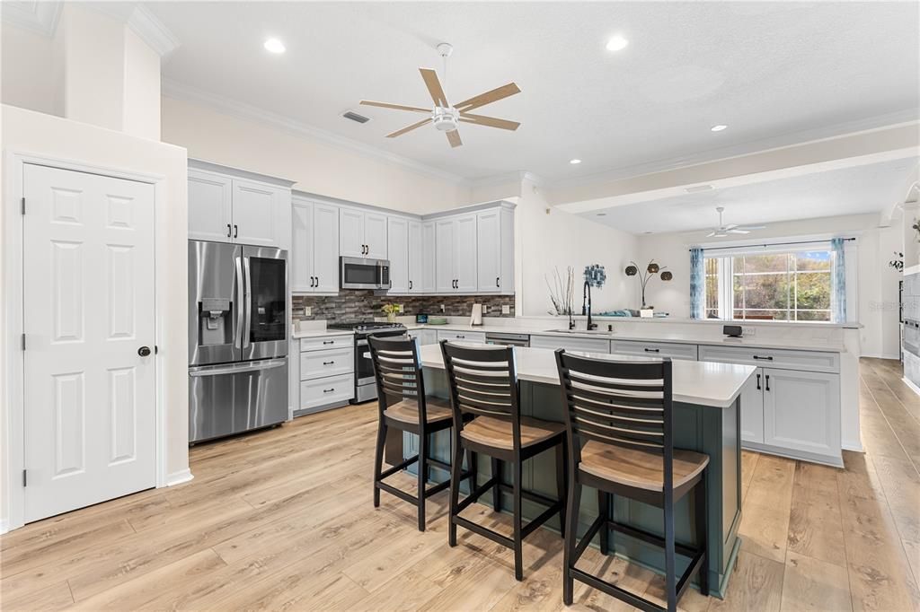 待售: $725,000 (4 贝兹, 3 浴室, 3324 平方英尺)