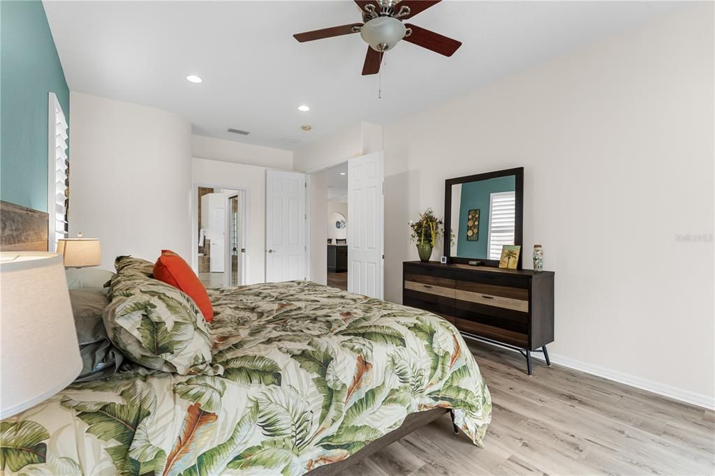 待售: $725,000 (4 贝兹, 3 浴室, 3324 平方英尺)