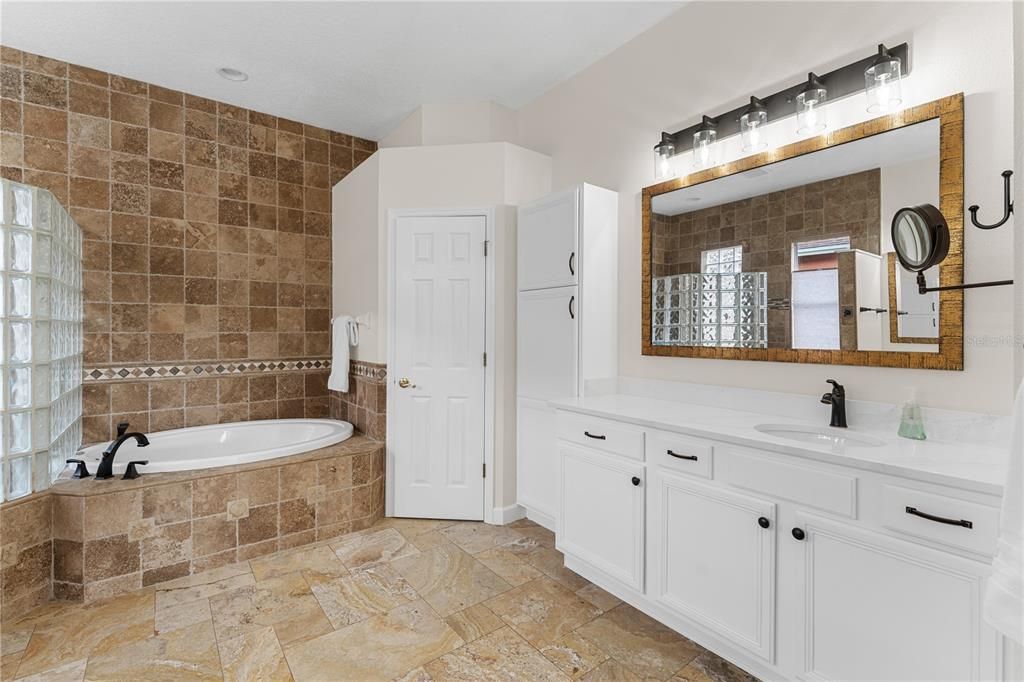 待售: $725,000 (4 贝兹, 3 浴室, 3324 平方英尺)