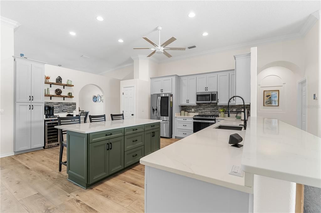 待售: $725,000 (4 贝兹, 3 浴室, 3324 平方英尺)