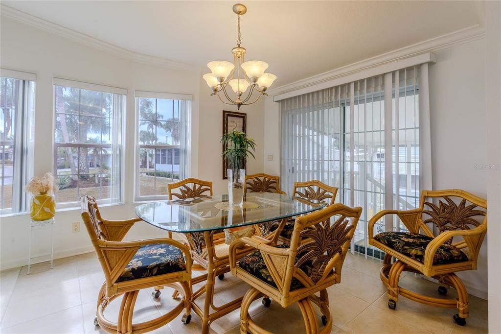 На продажу: $269,000 (2 спален, 2 ванн, 1566 Квадратных фут)