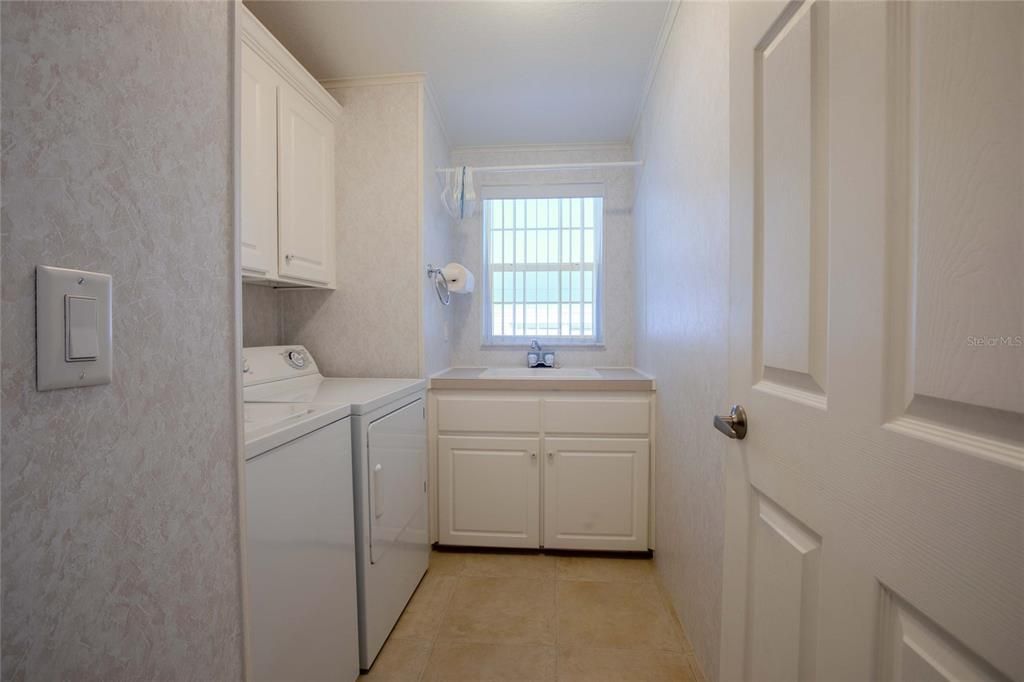 На продажу: $269,000 (2 спален, 2 ванн, 1566 Квадратных фут)