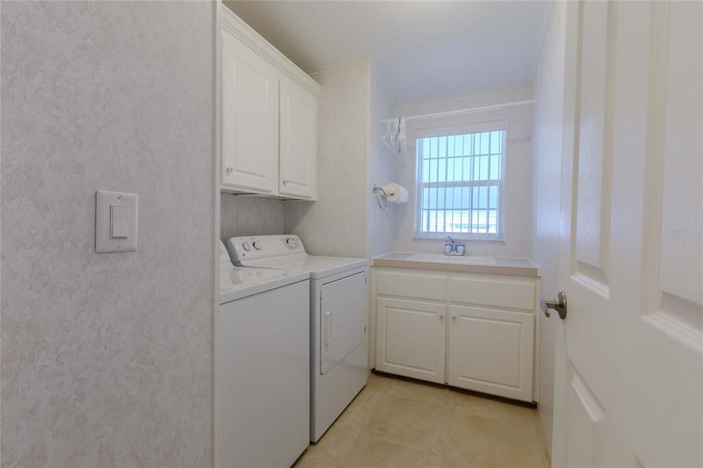 На продажу: $269,000 (2 спален, 2 ванн, 1566 Квадратных фут)