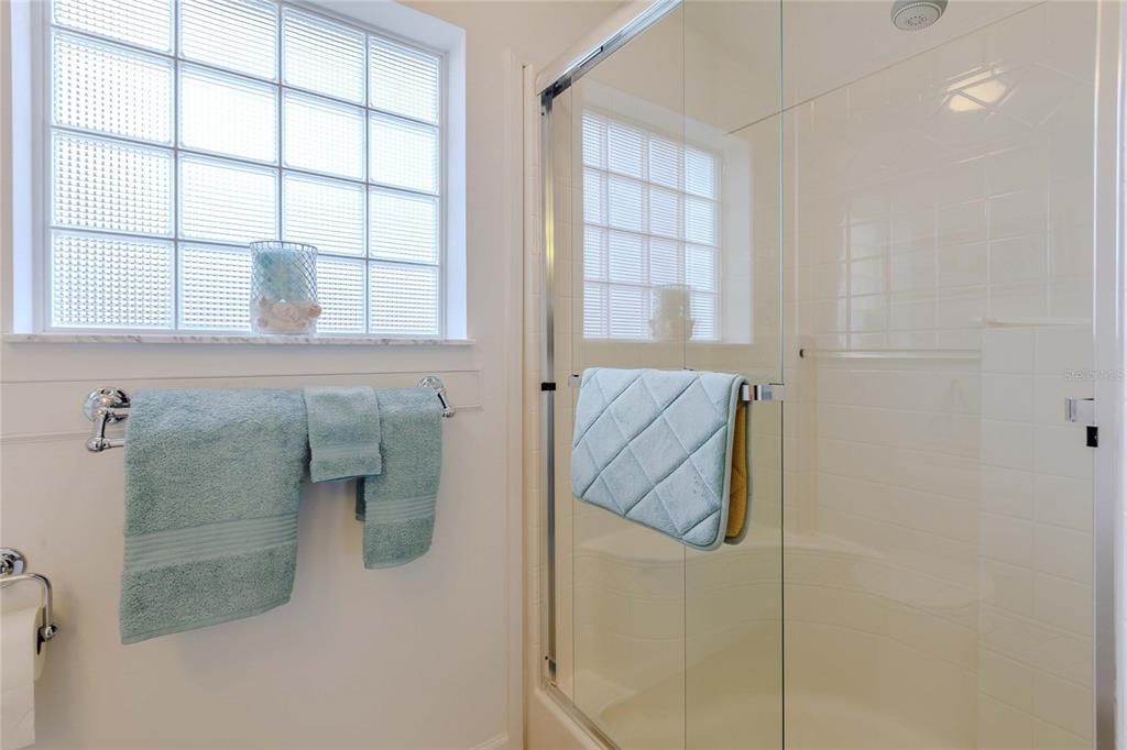 На продажу: $269,000 (2 спален, 2 ванн, 1566 Квадратных фут)