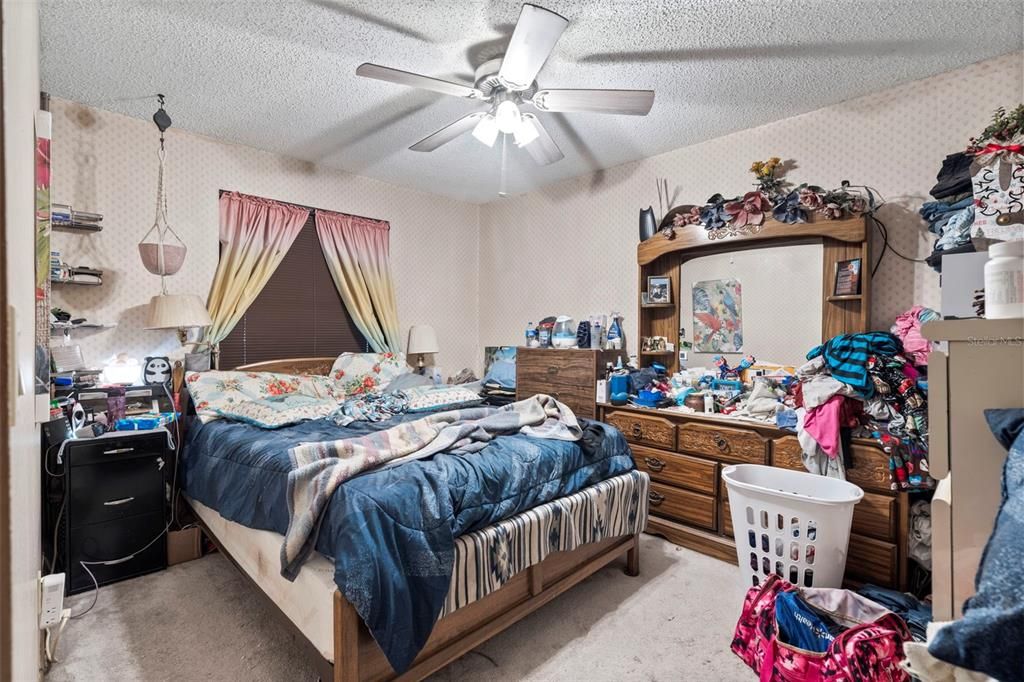 En Venta: $210,000 (3 camas, 2 baños, 1402 Pies cuadrados)