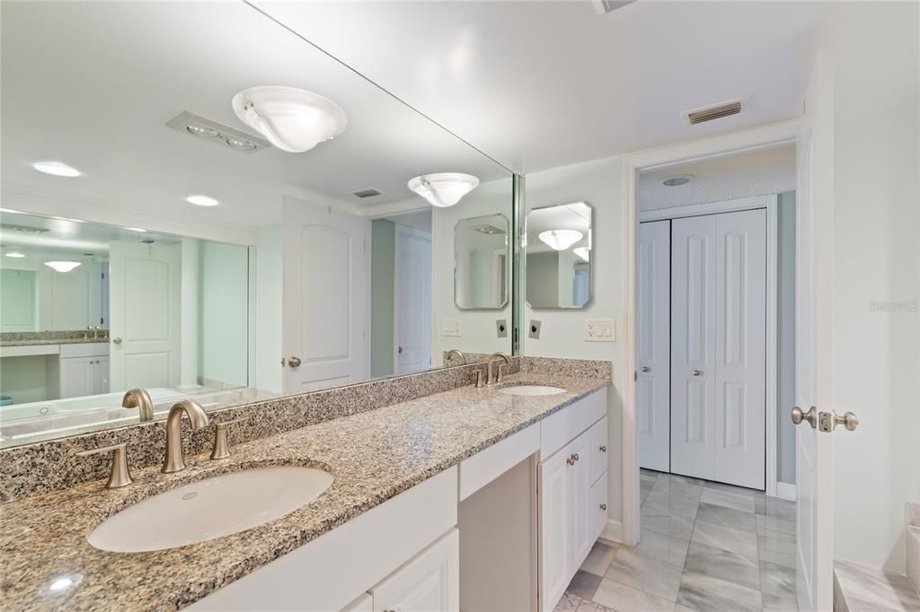 En Venta: $1,550,000 (3 camas, 3 baños, 1824 Pies cuadrados)