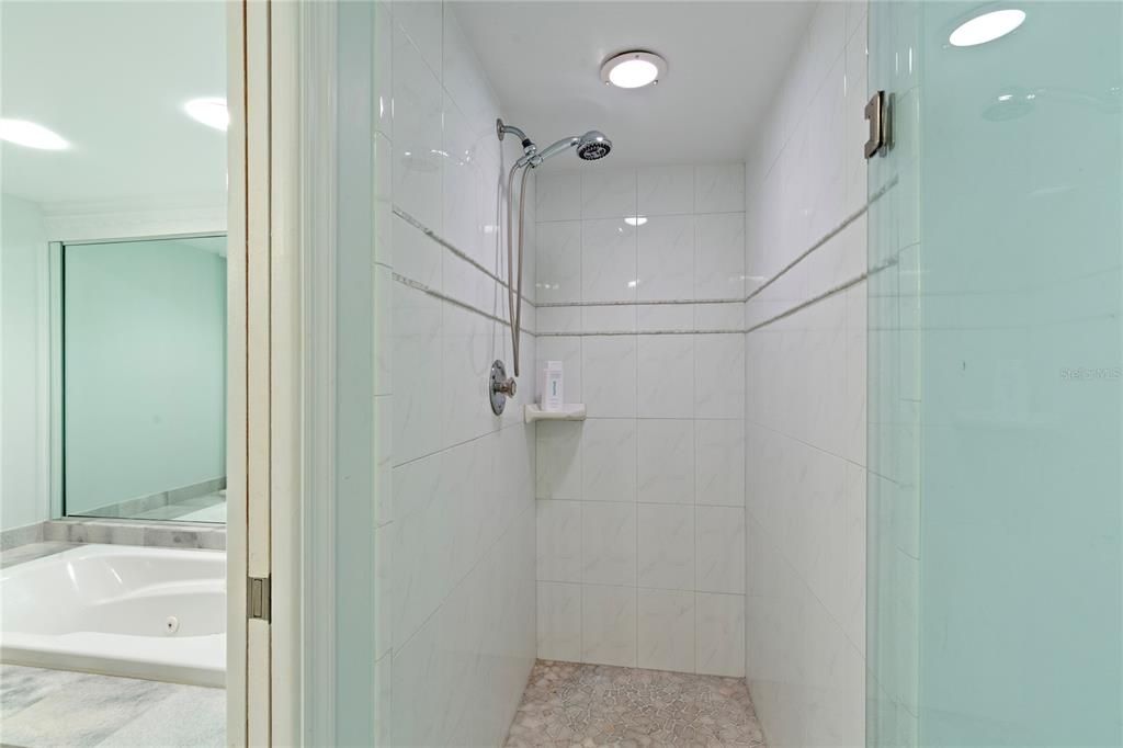 En Venta: $1,550,000 (3 camas, 3 baños, 1824 Pies cuadrados)