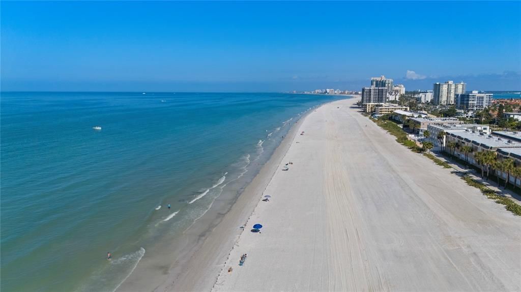 En Venta: $1,550,000 (3 camas, 3 baños, 1824 Pies cuadrados)