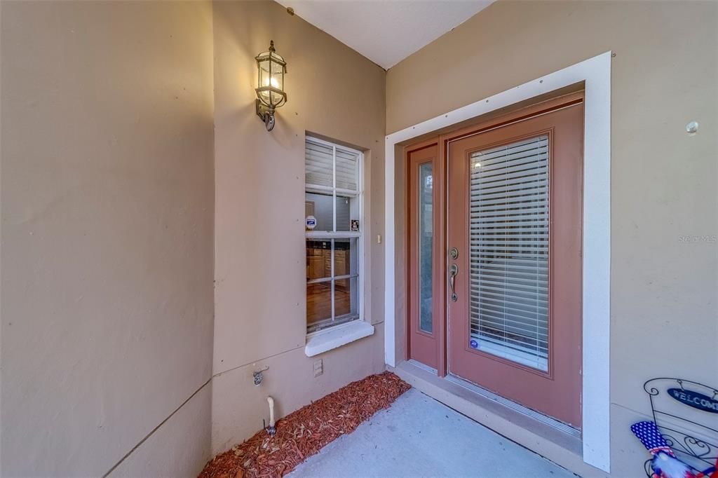 出租: $3,200 (3 贝兹, 2 浴室, 1990 平方英尺)