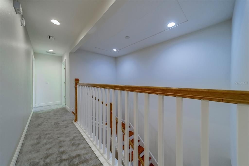 出租: $3,200 (3 贝兹, 2 浴室, 1990 平方英尺)