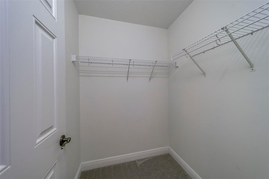 出租: $3,200 (3 贝兹, 2 浴室, 1990 平方英尺)