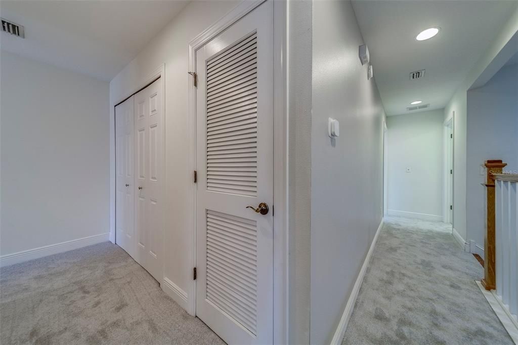 出租: $3,200 (3 贝兹, 2 浴室, 1990 平方英尺)