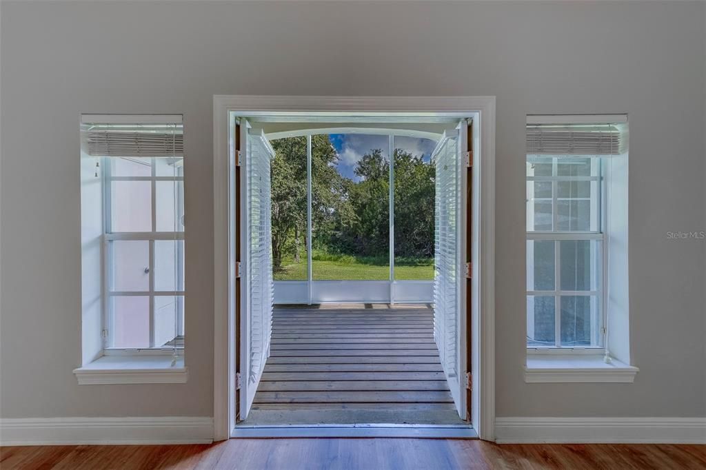 出租: $3,200 (3 贝兹, 2 浴室, 1990 平方英尺)