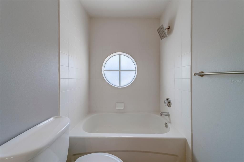 出租: $3,200 (3 贝兹, 2 浴室, 1990 平方英尺)