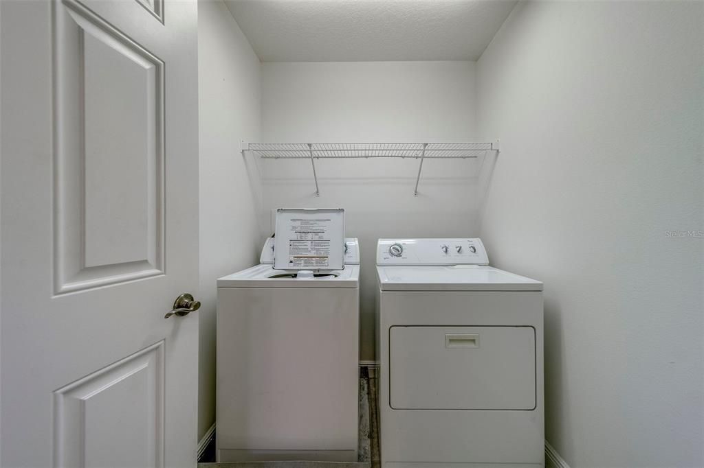 出租: $3,200 (3 贝兹, 2 浴室, 1990 平方英尺)