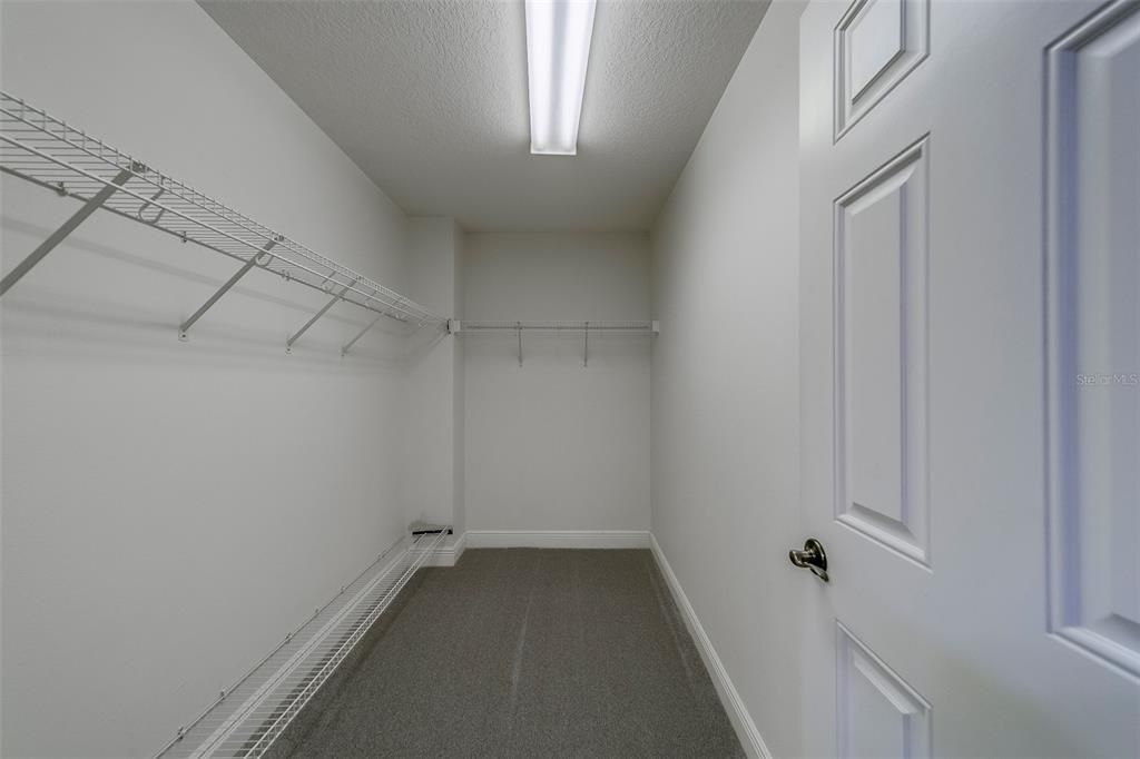 出租: $3,200 (3 贝兹, 2 浴室, 1990 平方英尺)