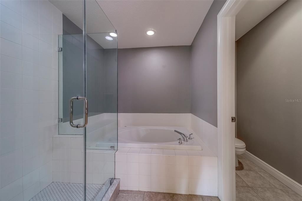 出租: $3,200 (3 贝兹, 2 浴室, 1990 平方英尺)