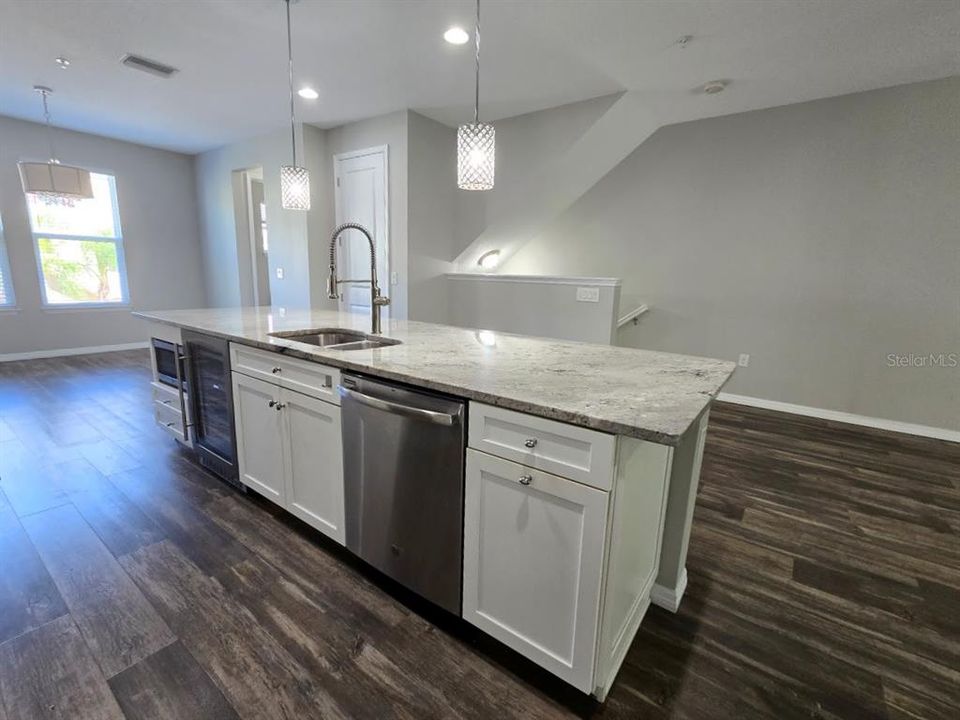 For Rent: $2,800 (3 beds, 2 baths, 1802 Square Feet)