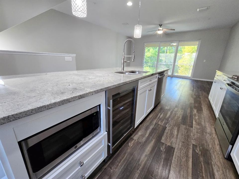 For Rent: $2,800 (3 beds, 2 baths, 1802 Square Feet)